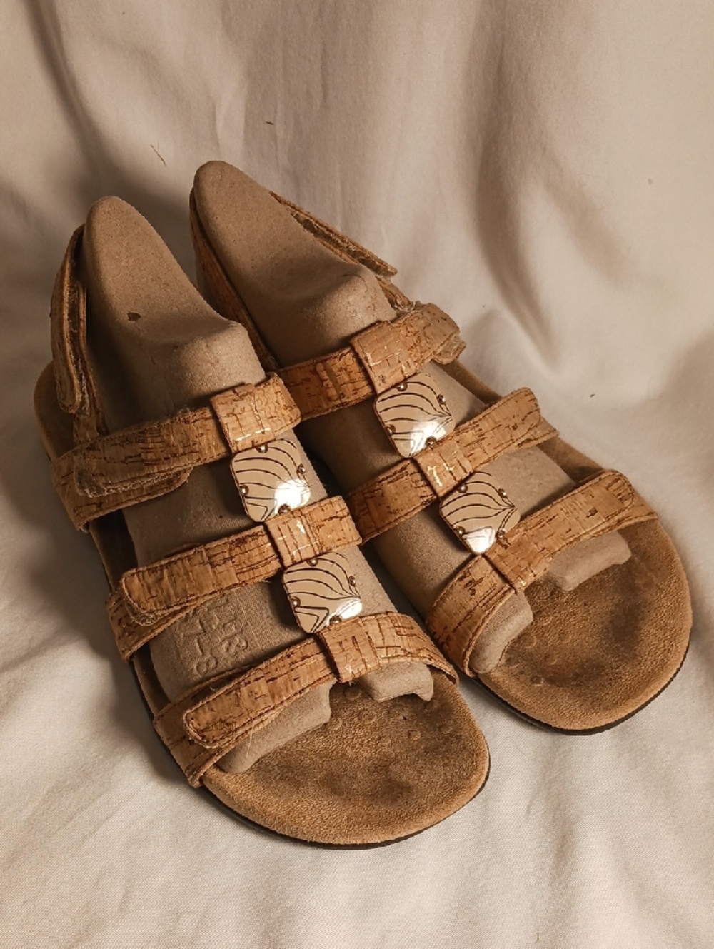 Vionic Cork-look Adjustable Sandals